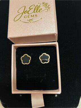 18K Gold Plated Stainless Steel Clover Flower Stud Earrings NWT